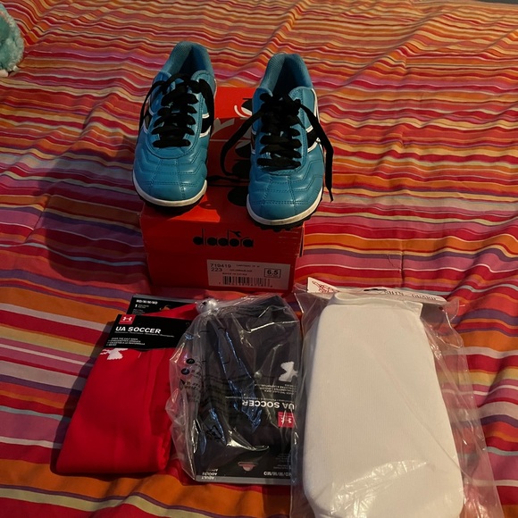 dia dora Shoes Diadora Womens Soccer Cleats And Shin Guards Socks